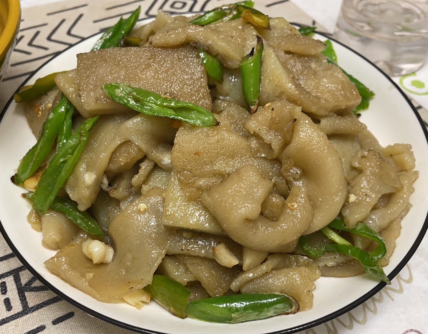 炒粉皮的家常做法(鸡蛋炒粉皮的家常做法)